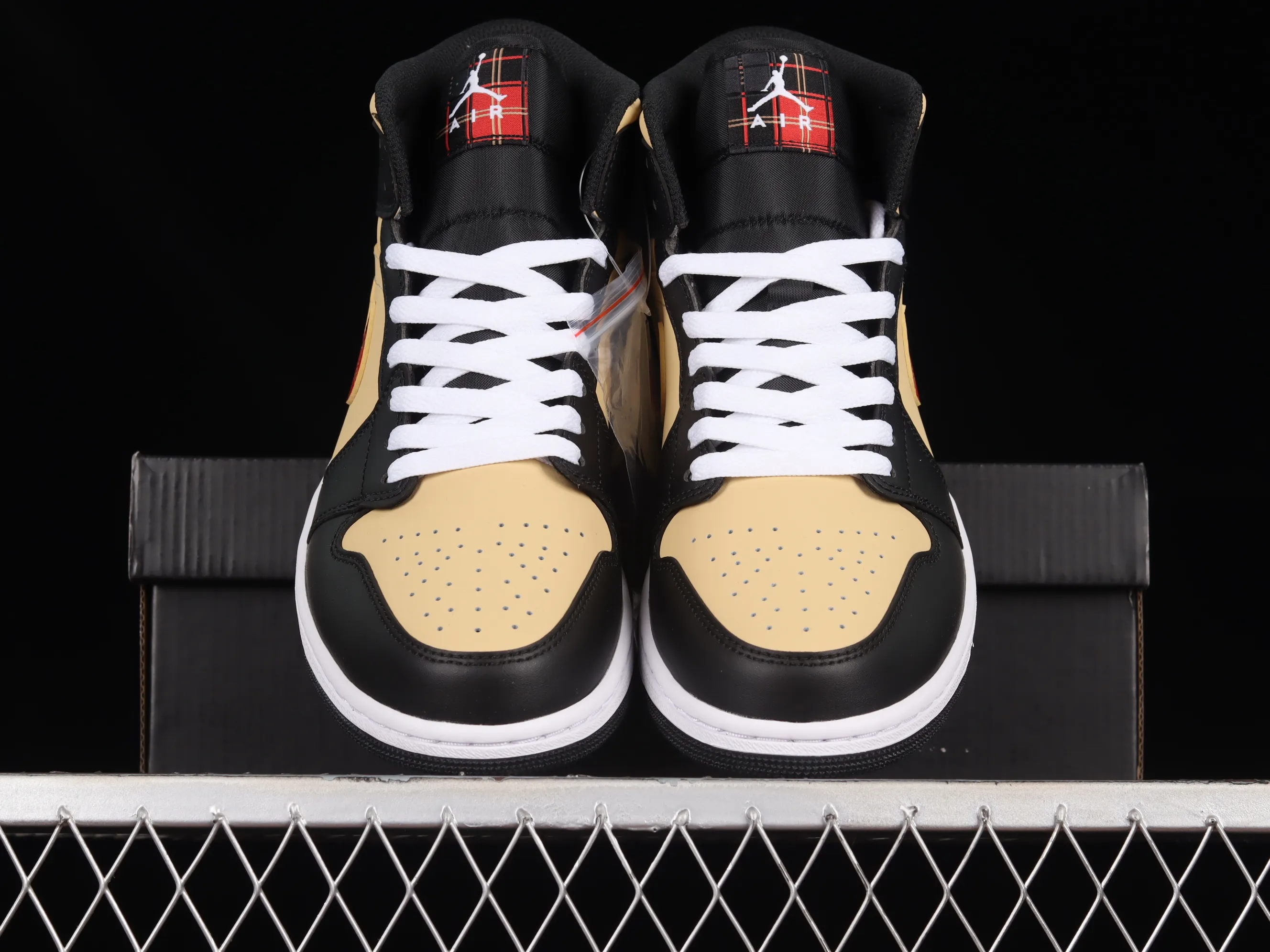 All categories Air Jordan Jordan series basketball shoes Air Jordan 1 Mid G version pure original Air Jordan 1 Mid "Tartan Swoosh" AJ1 Joe 1 plaid skirt black brown red Zhongbang basketball shoes DZ5329-001